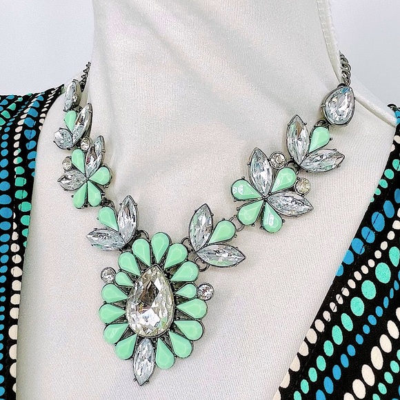 Anthropologie Jewelry - 🥳HP🥳 Anthro turquoise vintage statement necklace